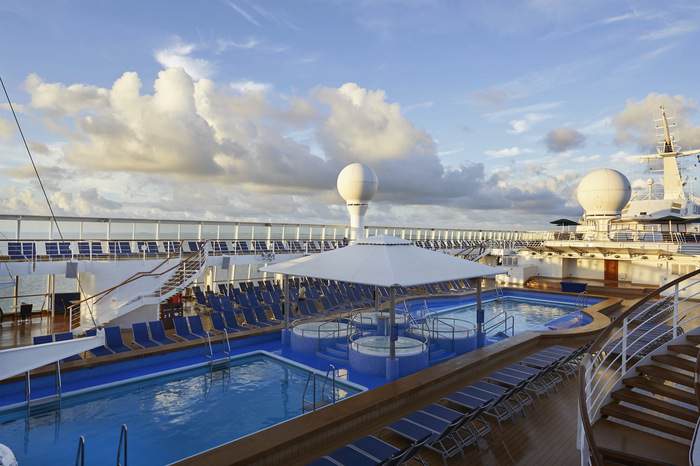 NCL, Norwegian Sun, Hot Tubs 2.jpeg